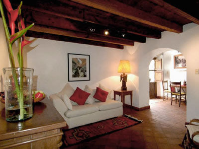 Los Agaves Hotel Альенде Экстерьер фото